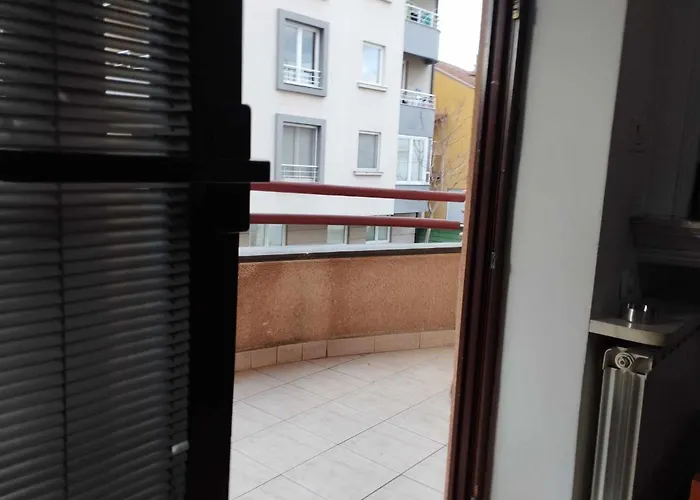 Splendid One Bedroom Urban Haven